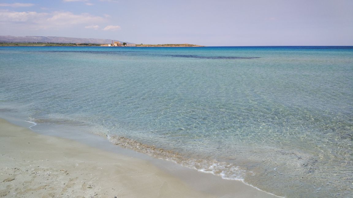 vendicari, spiaggia e mare azzurro nell'oasi protetta a Siracusa, Sicilia