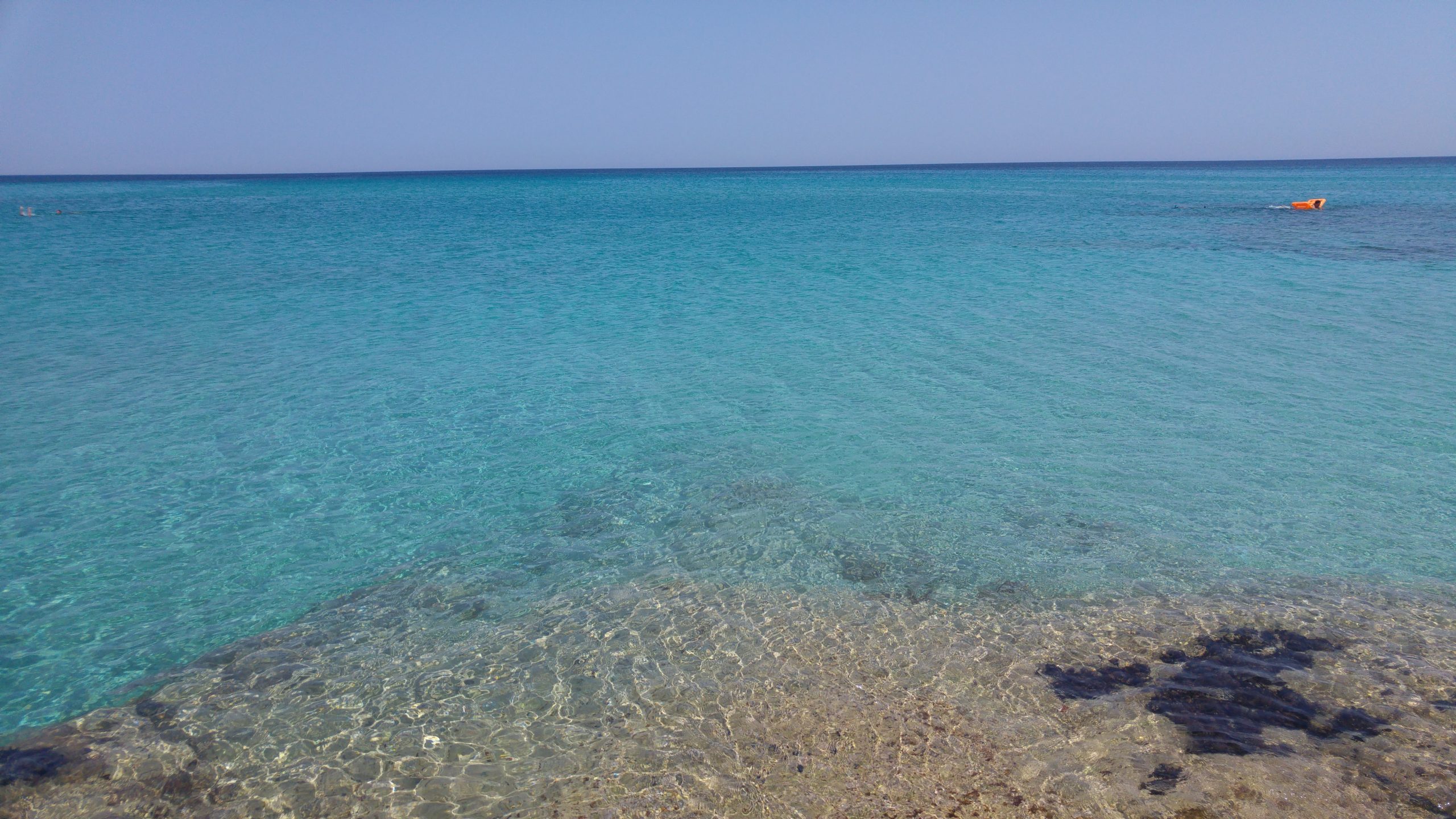 mare azzurro trasparente della Sicilia