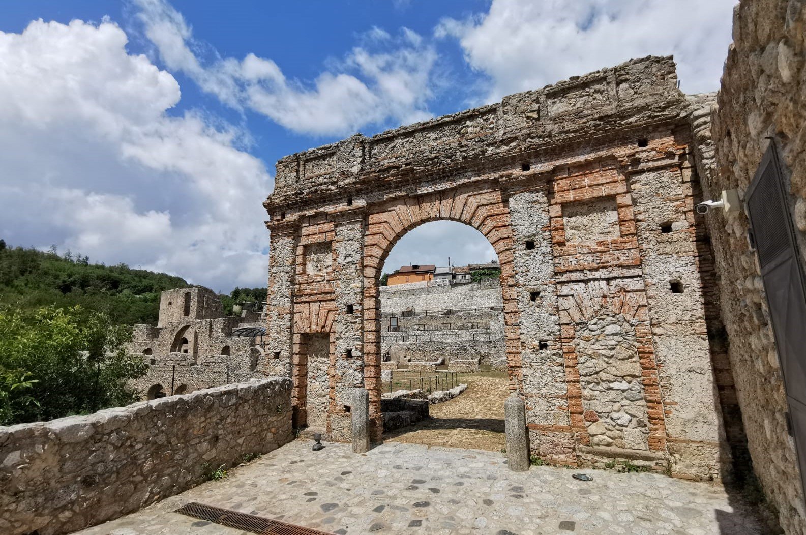 ingresso antica fonderia di Mongiana in Calabria