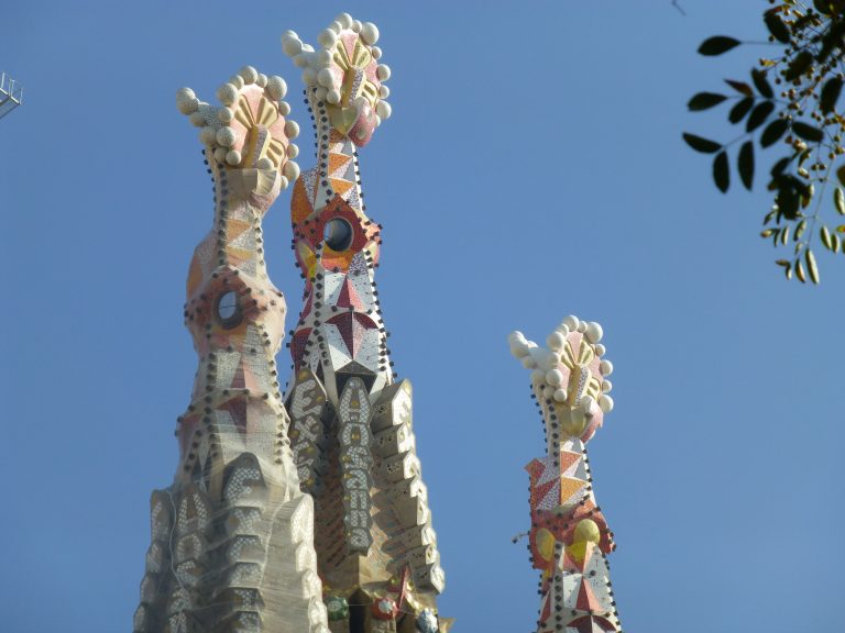 Barcellona, un itinerario di viaggio tra il genio di Gaudì e i churros