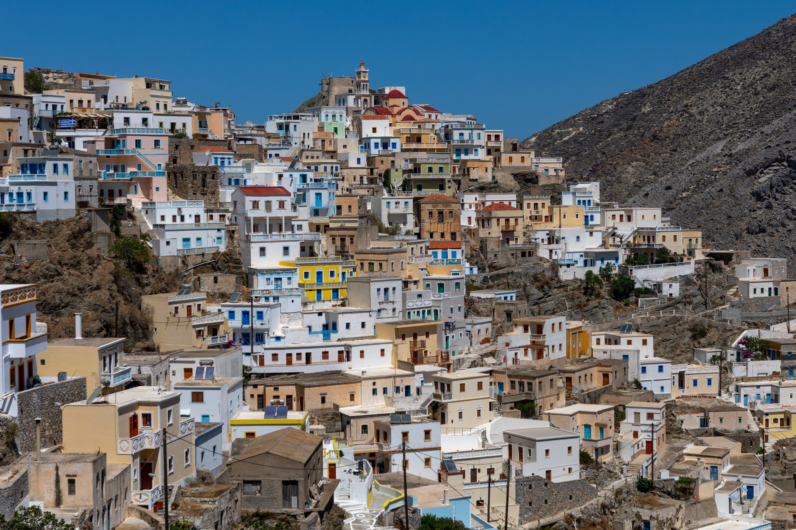Olympos, tra i più bei borghi in Grecia con case colorate